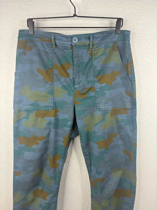 Women’s Camo Ankle Pants - Picture 2 of 9